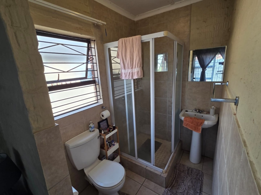 3 Bedroom Property for Sale in Lourierpark Free State